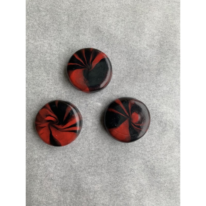 3er Set Magnete in Rot und Schwarz