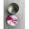 Dose mit Deckel in Weiss, Magenta und Silber