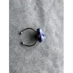 Runder Fingerring in Marine, Weiss und Lavendel