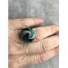 Runder Fingerring in Schwarz, Smaragd und Silber