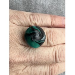 Runder Fingerring in Smaragd, Schwarz und Silber