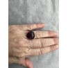 Runder Fingerring in Schwarz und Magenta